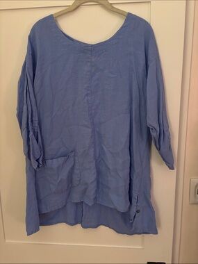 Relaxed Light Blue Linen-Blend Women's Tunic with Front Pocket